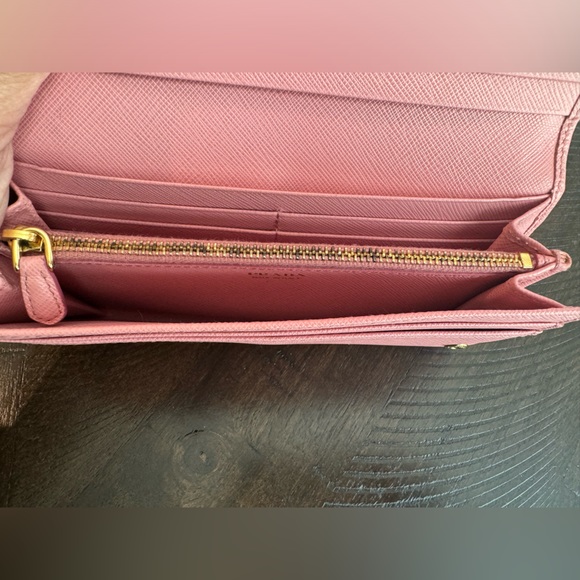 Prada Saffiano Bow Wallet - Picture 2 of 13